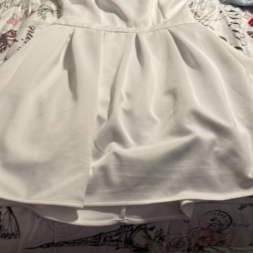 WHITE DRESS - Picture 3 of 7